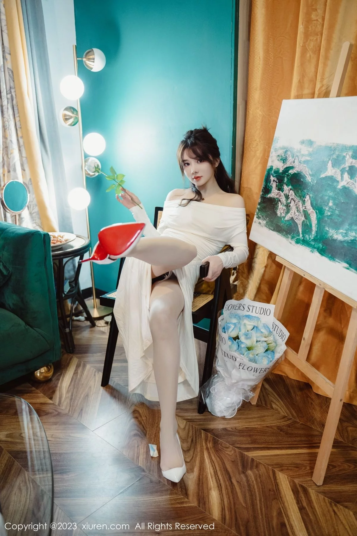 XiuRen第6182期_模特婠婠么脱白色连衣长裙露蕾丝内衣配开档白丝迷人诱惑写真79P
