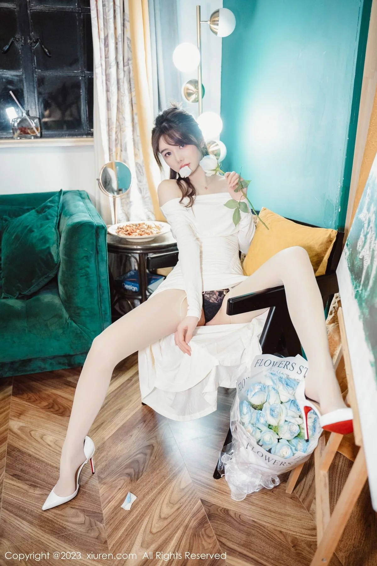 XiuRen第6182期_模特婠婠么脱白色连衣长裙露蕾丝内衣配开档白丝迷人诱惑写真79P
