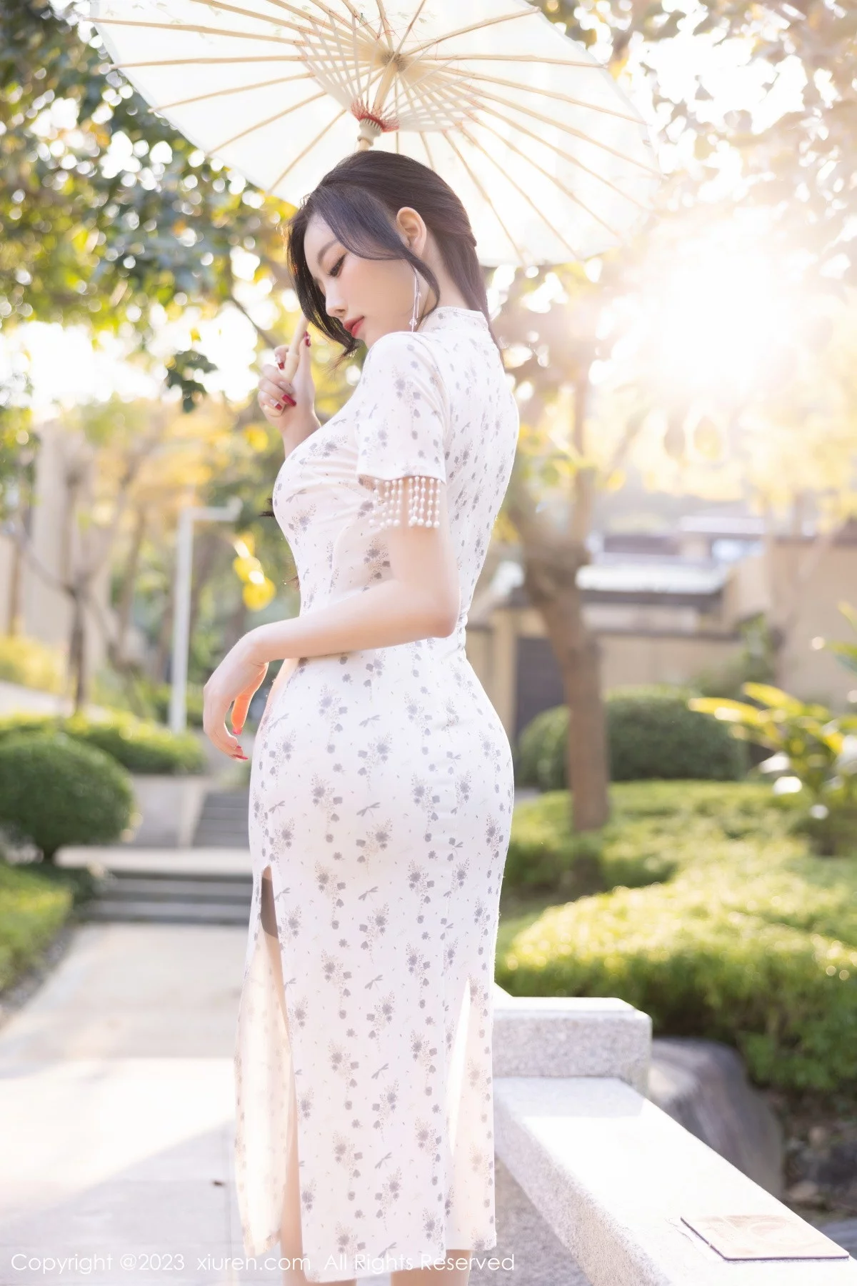 XiuRen第6186期_女神杨晨晨Yome白色带图案旗袍露性感灰色内衣完美诱惑写真86P