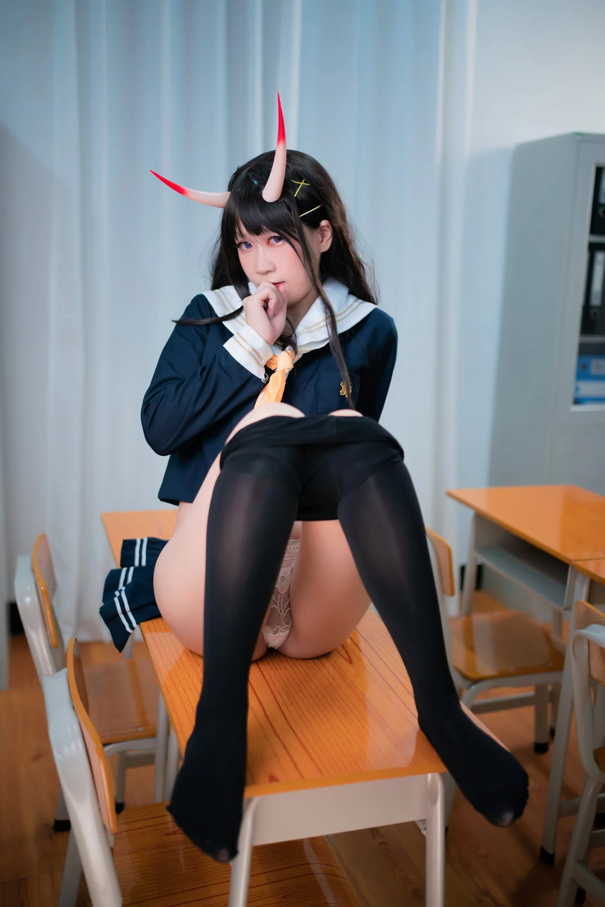 Corer美女流年不停_w能代主题性感学生制服半撩露超薄黑丝秀蕾丝内裤诱惑写真36P
