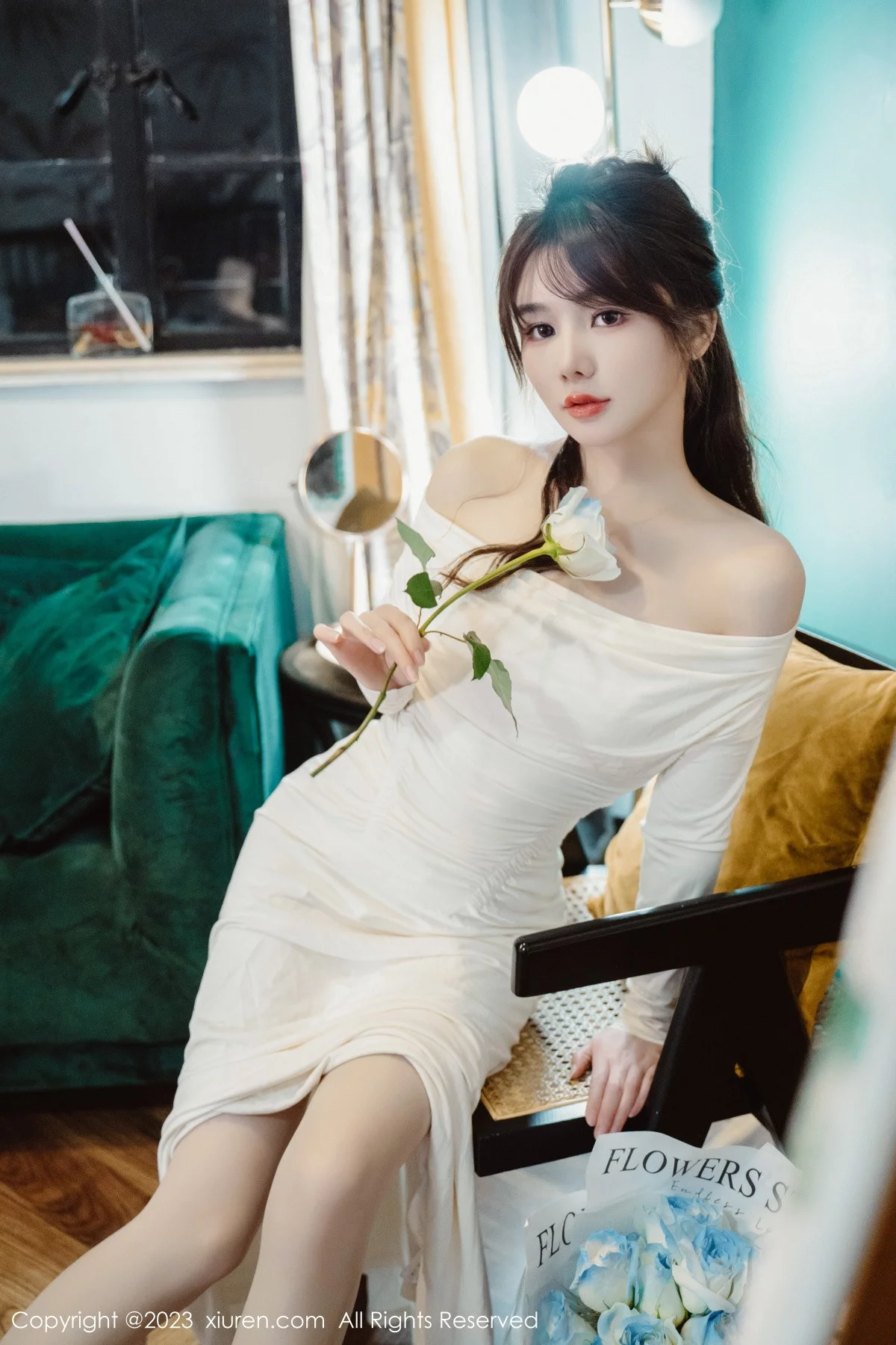 XiuRen第6182期_模特婠婠么脱白色连衣长裙露蕾丝内衣配开档白丝迷人诱惑写真79P