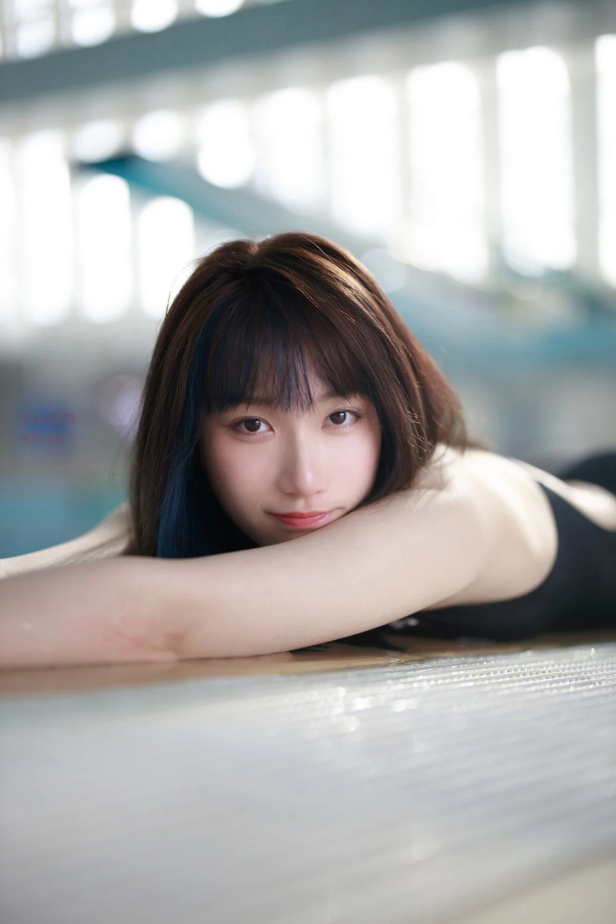Corer美女Cien恩恩竞泳主题泳池边性感黑色连体泳衣秀曼妙身姿迷人诱惑写真62P