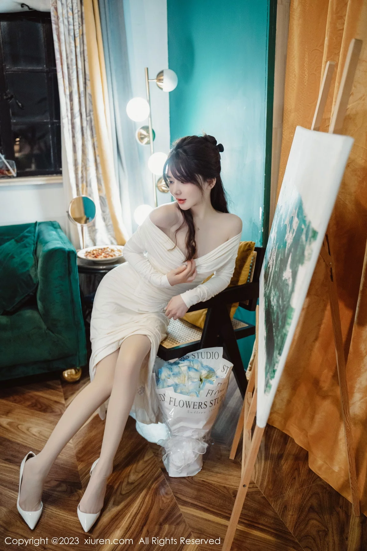 XiuRen第6182期_模特婠婠么脱白色连衣长裙露蕾丝内衣配开档白丝迷人诱惑写真79P
