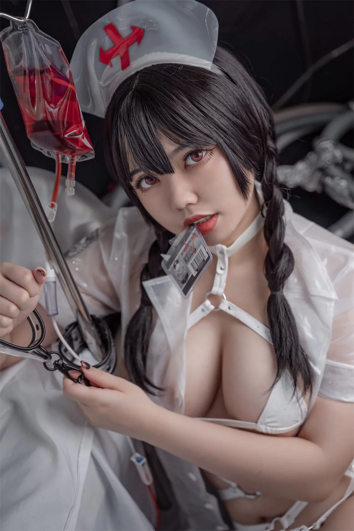 网络美女啊日日_Ganlory未来白色护士主题性感透明胶衣装秀丰满身材诱惑写真52P