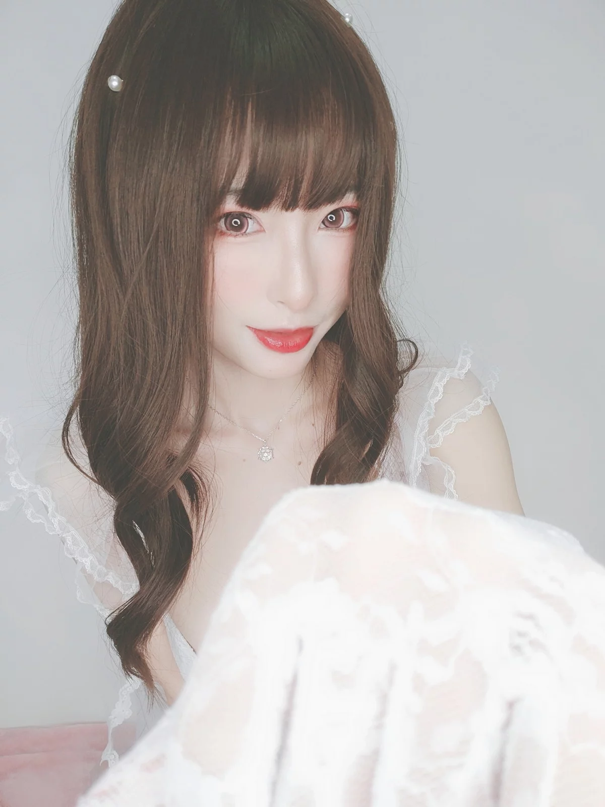 性感尤物清水由乃花嫁自拍主题性感白色低胸婚纱秀完美身材露豪乳诱惑写真44P