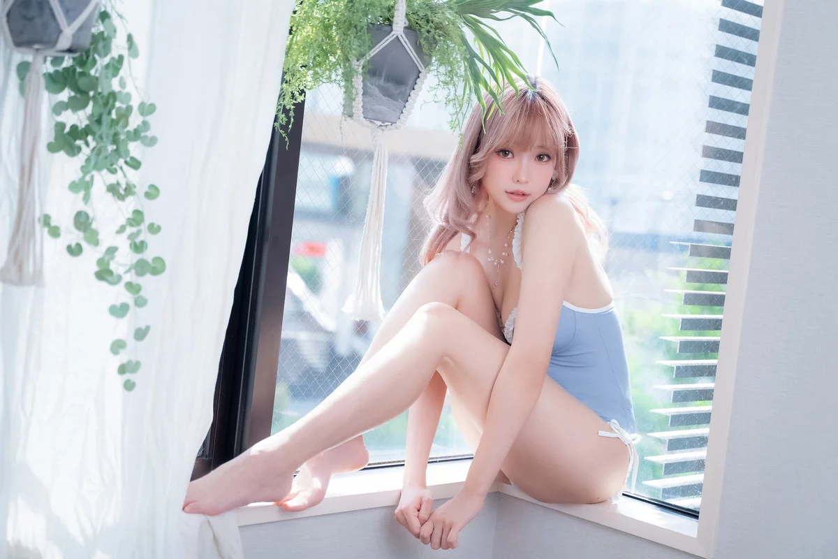 Coser妹子Ely_eee-Mist Blue Lady主题私房性感蓝色连体衣秀完美身材诱惑写真37P