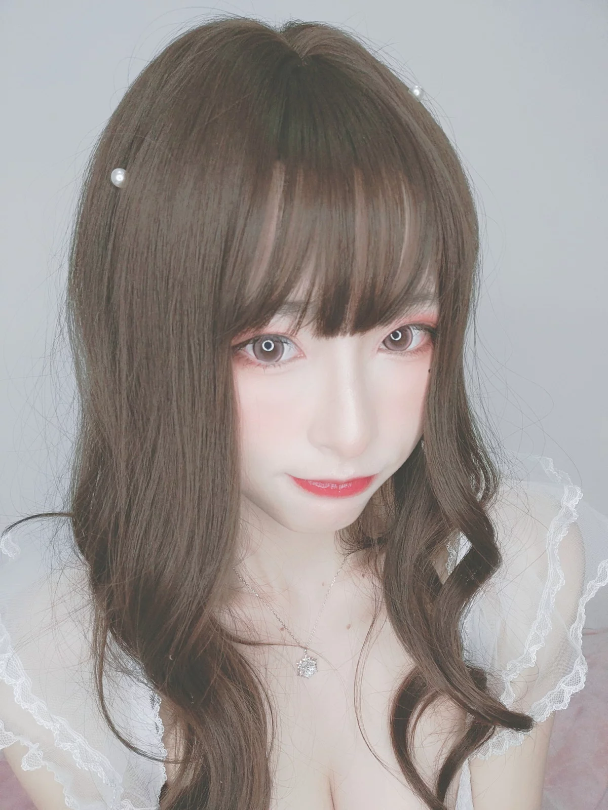 性感尤物清水由乃花嫁自拍主题性感白色低胸婚纱秀完美身材露豪乳诱惑写真44P