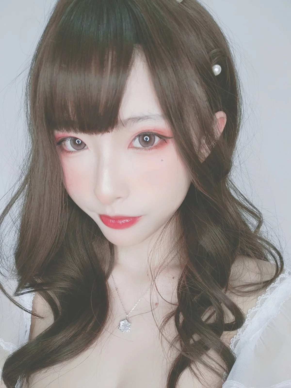 性感尤物清水由乃花嫁自拍主题性感白色低胸婚纱秀完美身材露豪乳诱惑写真44P