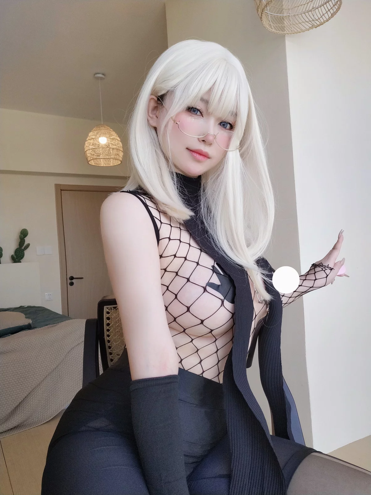 Coser妹子女主K战败忍者主题性感黑色网格服饰配超薄黑丝秀翘臀美腿诱惑写真42P