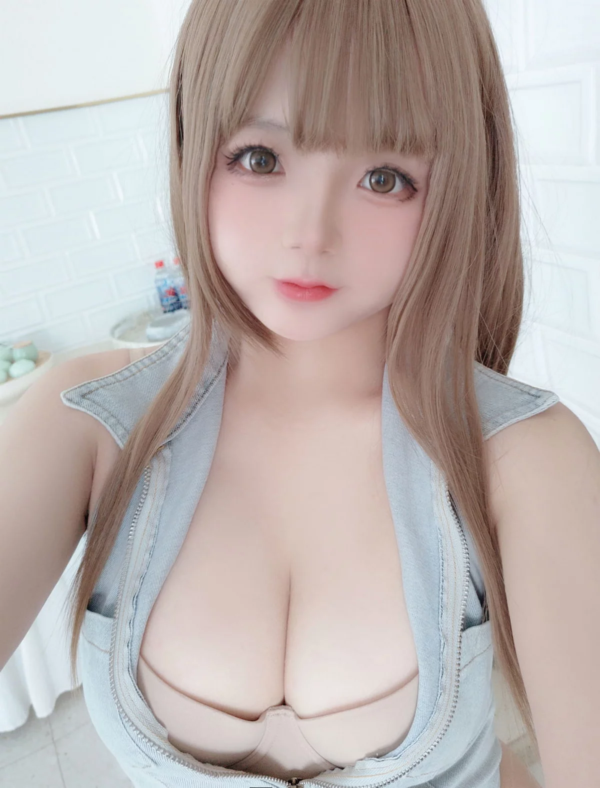 Cosplay美女日奈娇牛仔姐姐主题脱牛仔短裤露白色蕾丝内裤秀翘臀诱惑写真66P