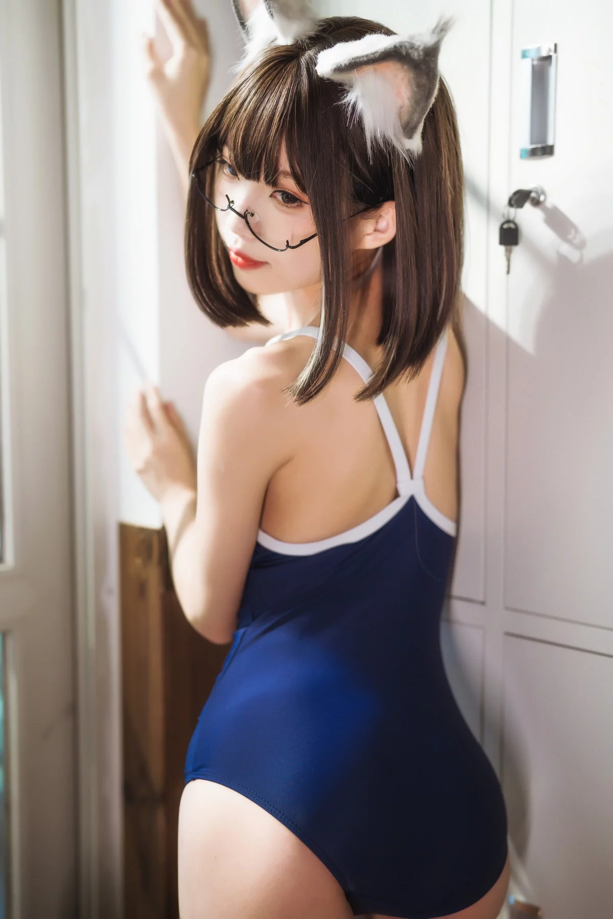 Coser美女狐玖玖死库水主题私房狐狸耳装扮性感死库水秀苗条身材迷人写真47P
