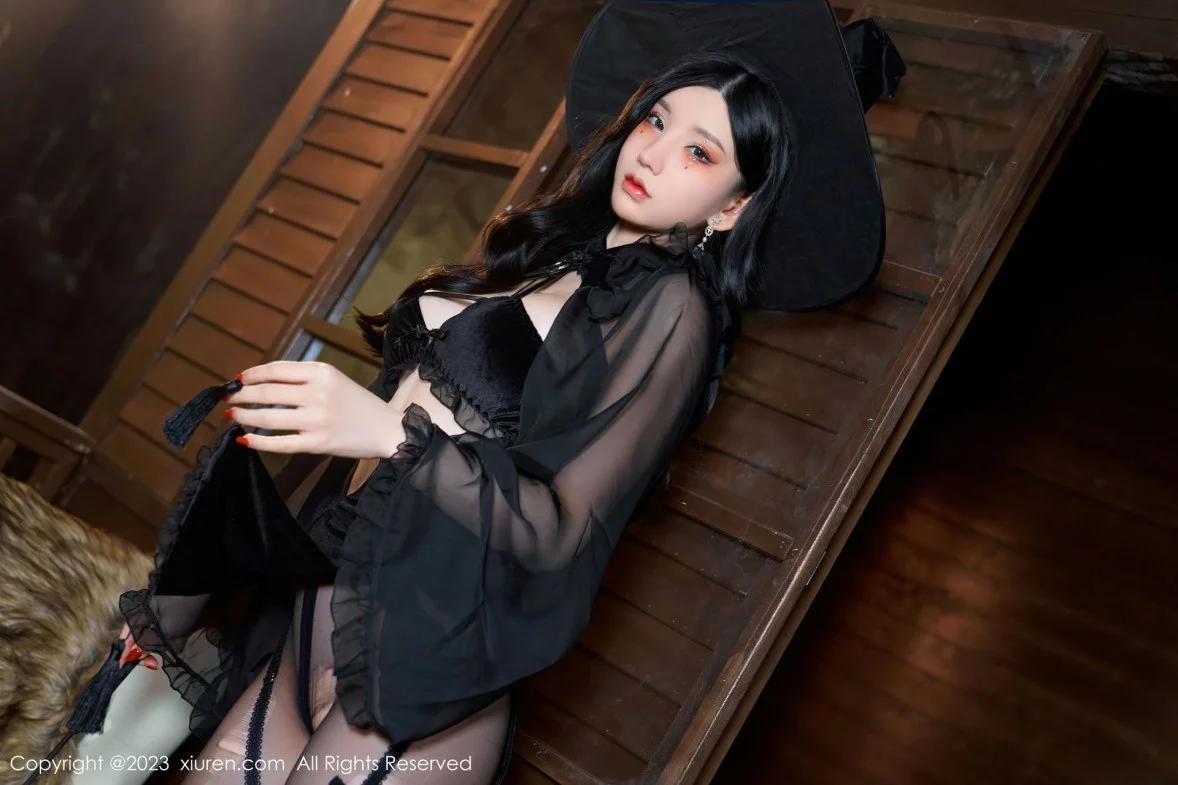 XiuRen第6362期_女神周于希Sally女巫的救赎主题半脱露豪乳遮点惹火诱惑写真71P