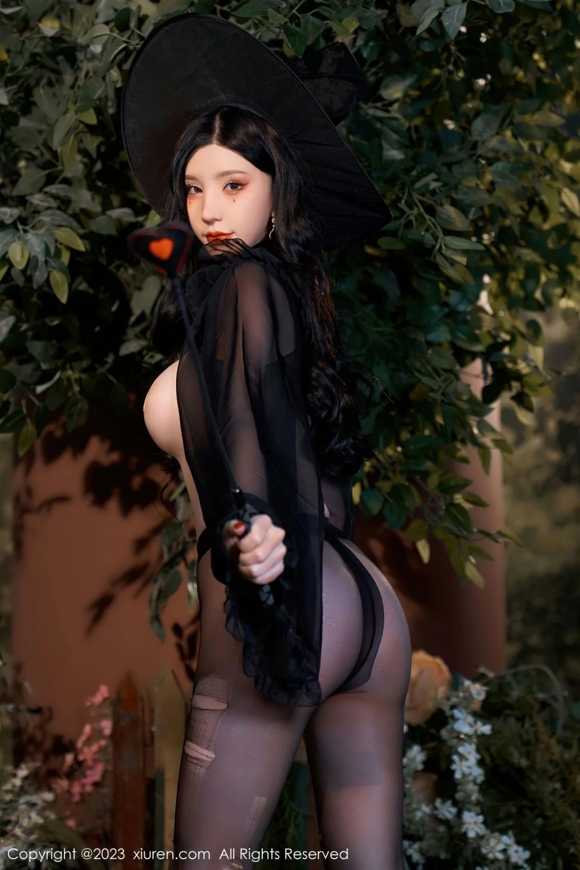 XiuRen第6362期_女神周于希Sally女巫的救赎主题半脱露豪乳遮点惹火诱惑写真71P