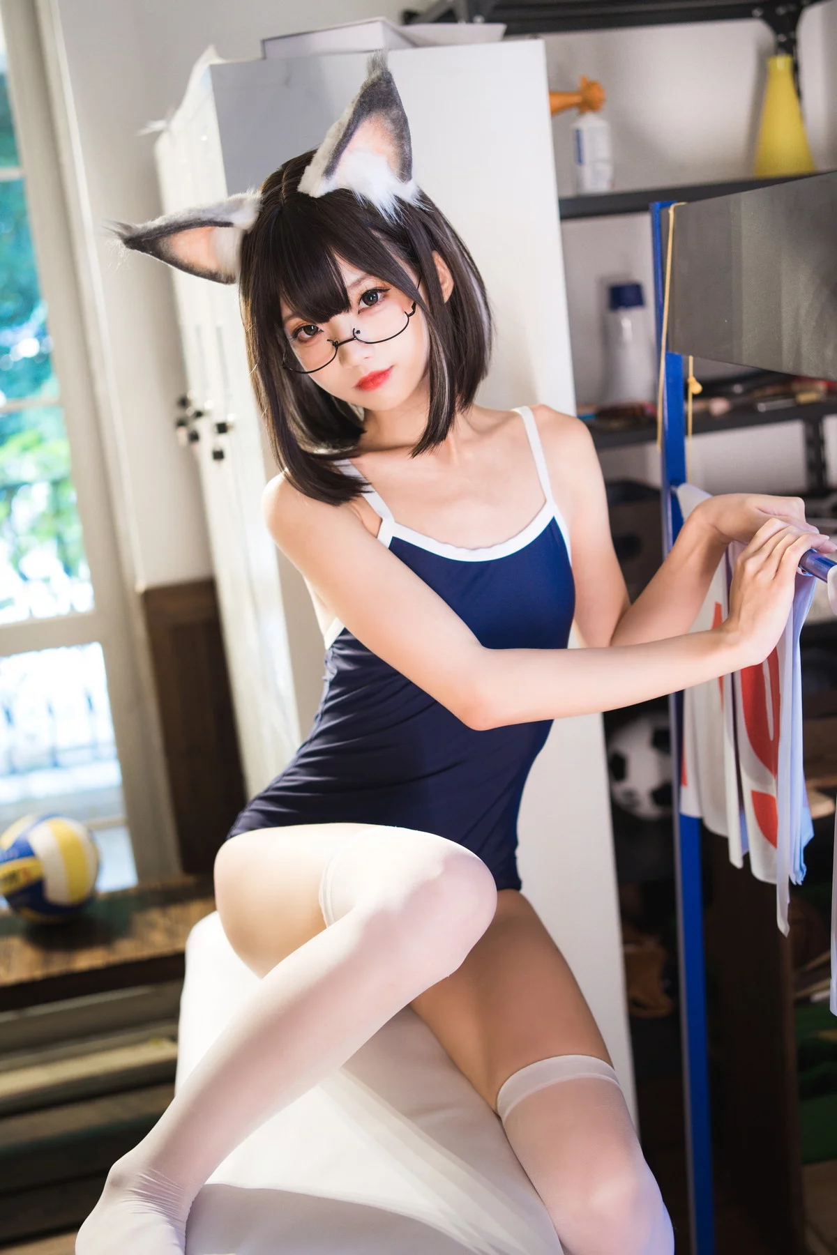 Coser美女狐玖玖死库水主题私房狐狸耳装扮性感死库水秀苗条身材迷人写真47P