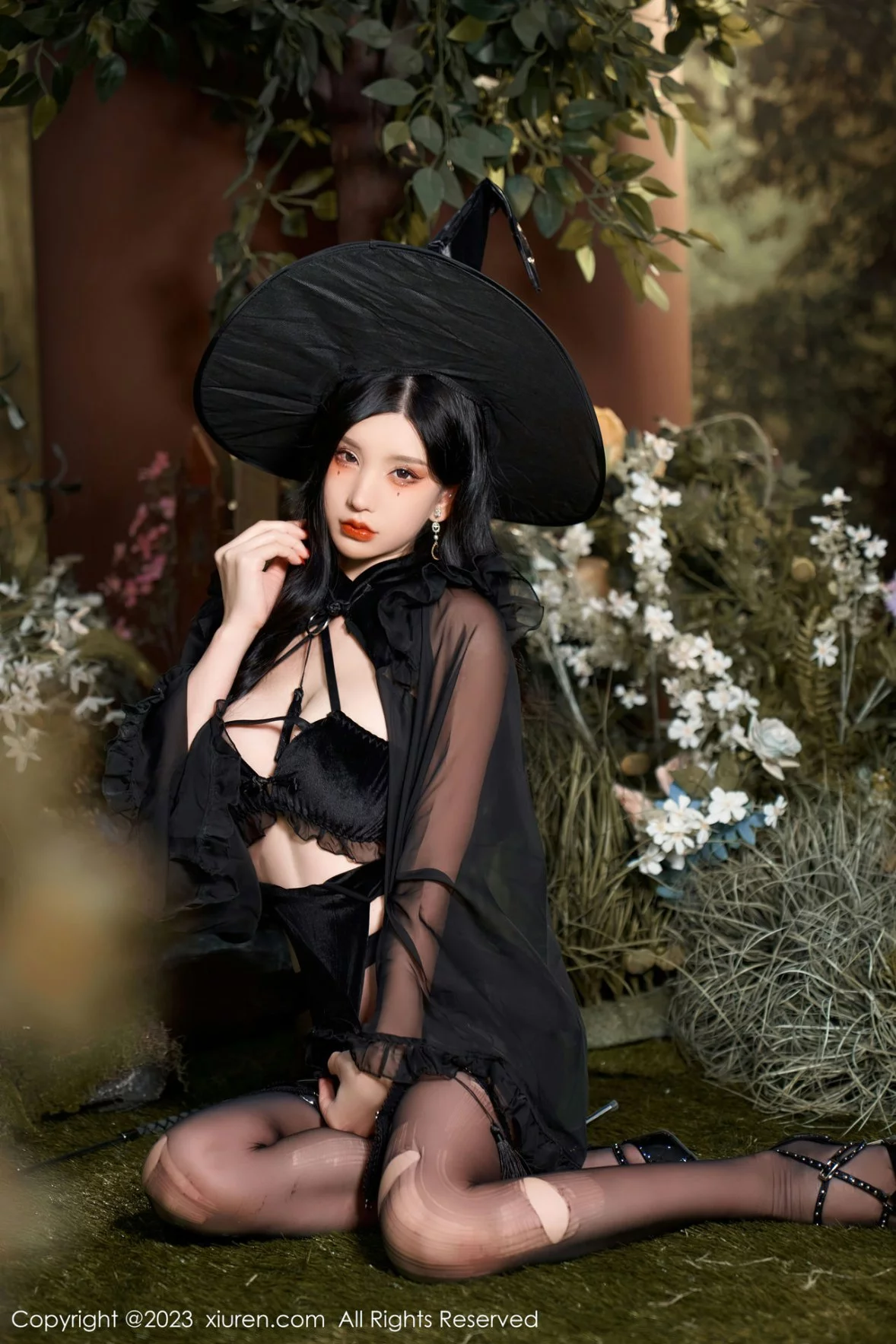 XiuRen第6362期_女神周于希Sally女巫的救赎主题半脱露豪乳遮点惹火诱惑写真71P