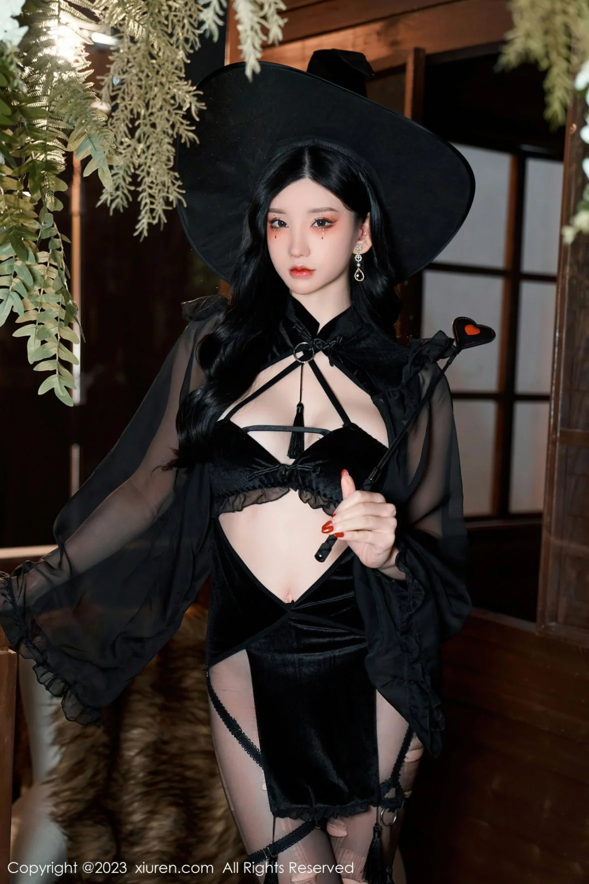 XiuRen第6362期_女神周于希Sally女巫的救赎主题半脱露豪乳遮点惹火诱惑写真71P