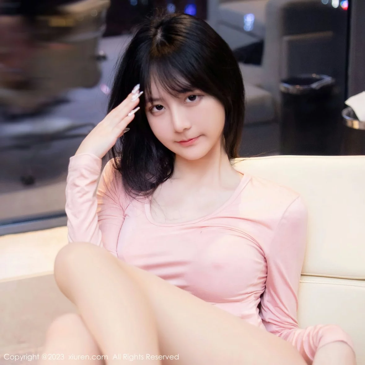 XiuRen第6367期_模特谢小蒽性感粉色上衣配白短裙露超薄无内肉丝撩人诱惑写真91P