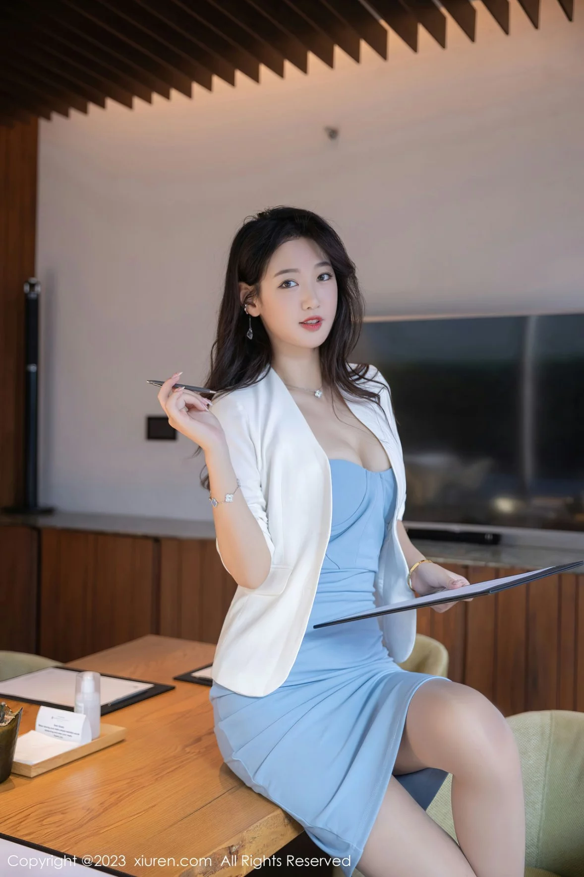 XiuRen第6368期_模特唐安琪性感OL职业装配超薄肉丝秀曼妙身姿迷人诱惑写真83P