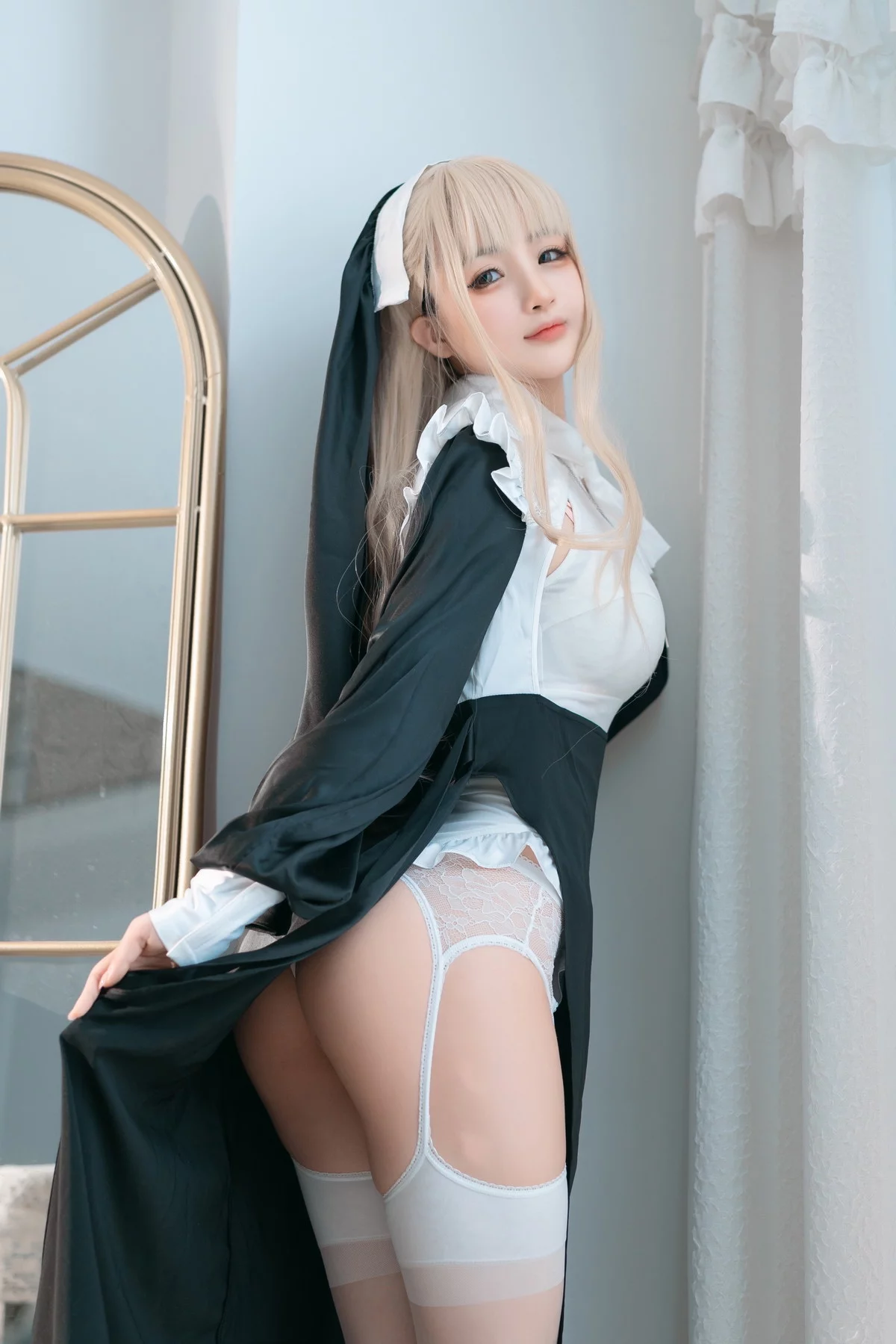 网络美女桜井宁宁修女主题性感白色高叉连体衣配白色蕾丝吊袜秀美腿诱惑写真41P