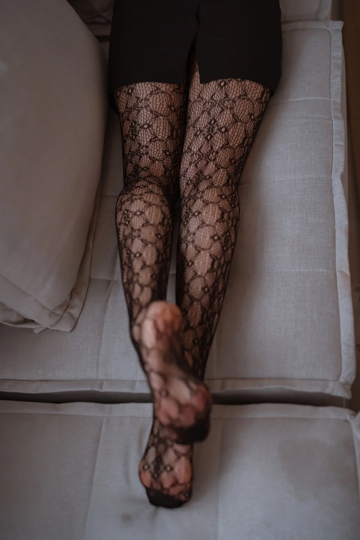 网络美女轩萧学姐提花裤袜主题性感白T配黑短裙露黑丝网袜秀翘臀美腿诱惑写真106P