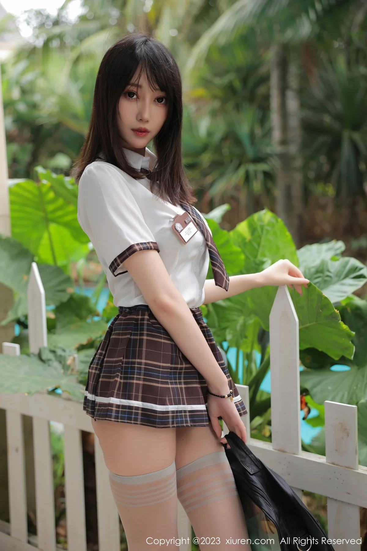 XiuRen第6292期_模特玥儿玥er性感学妹制服半脱露豹纹内衣秀完美身材诱惑写真67P