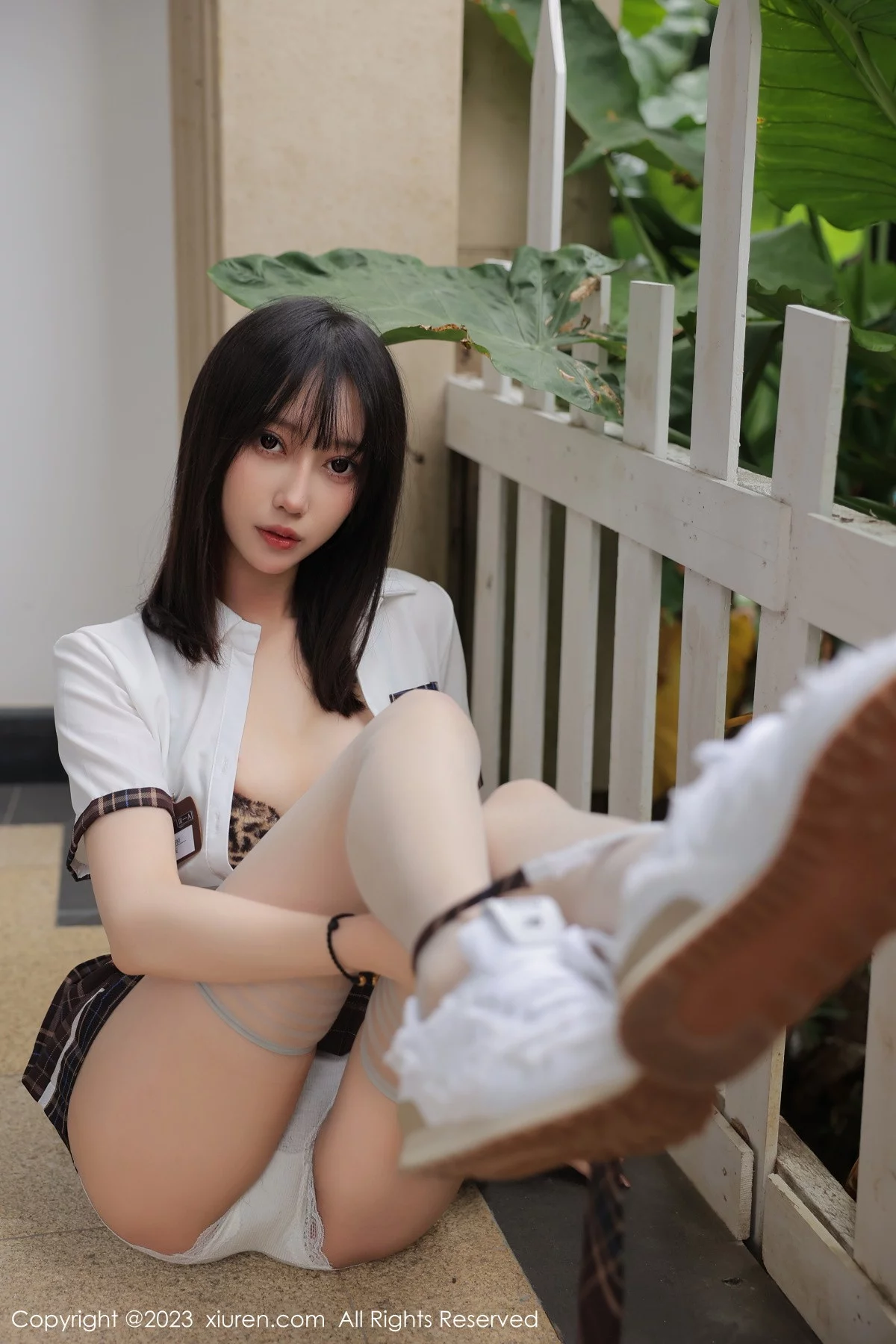 XiuRen第6292期_模特玥儿玥er性感学妹制服半脱露豹纹内衣秀完美身材诱惑写真67P