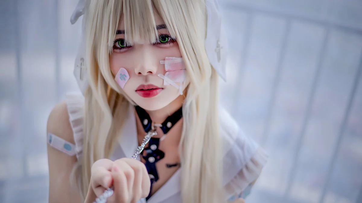 网络美女请叫我若生初音酱主题脱白色薄纱裙露性感黑色情趣服饰惹火诱惑写真48P