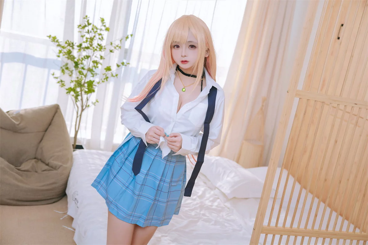 Cosplay美女日奈娇喜多川海梦泳装主题性感白T配格子裙半脱露比基尼诱惑写真65P