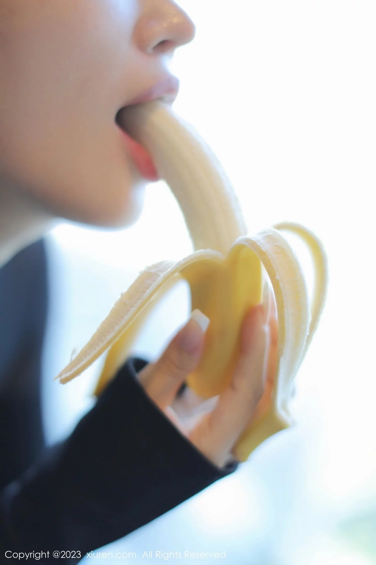 XiuRen第6380期_模特司柠性感黑色轻透高开叉服饰配黑丝袜秀曼妙身姿诱惑写真79P
