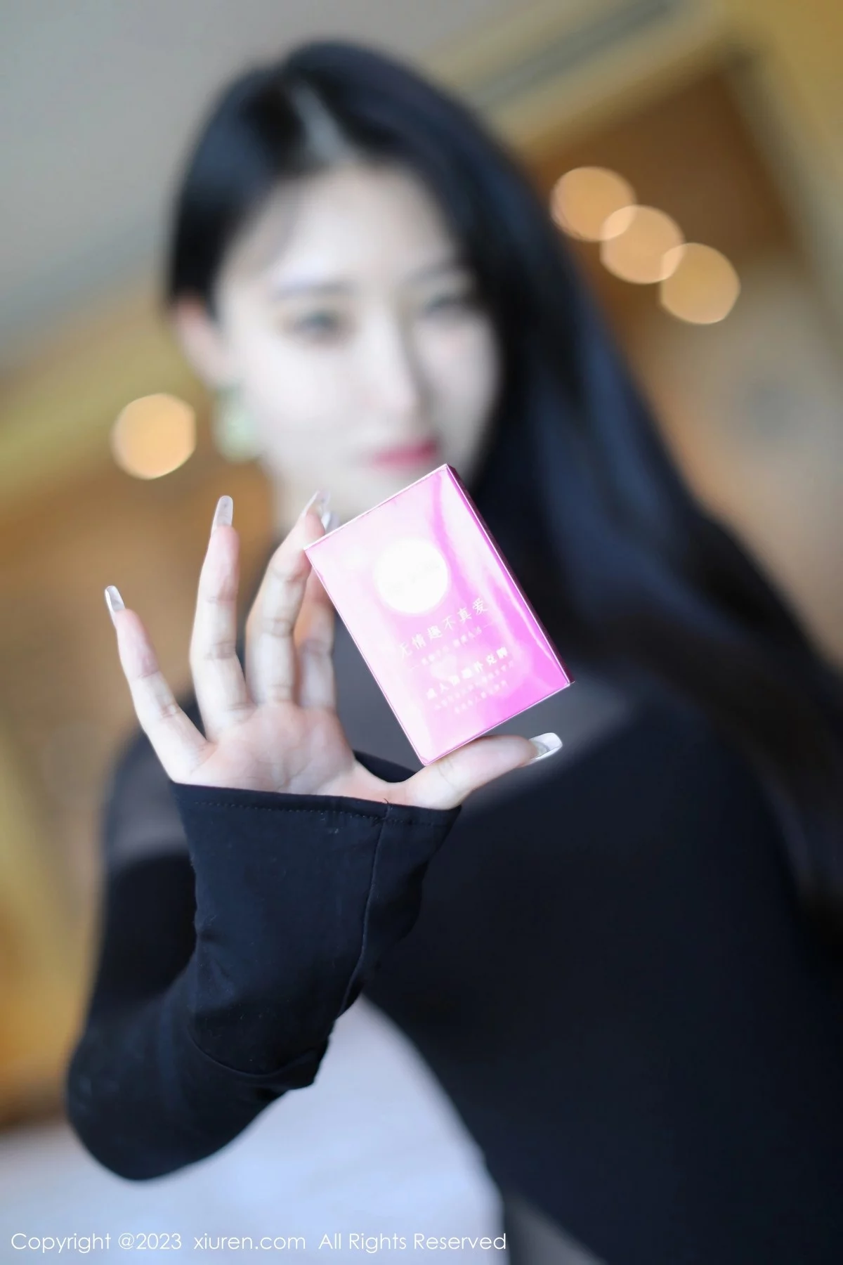 XiuRen第6380期_模特司柠性感黑色轻透高开叉服饰配黑丝袜秀曼妙身姿诱惑写真79P