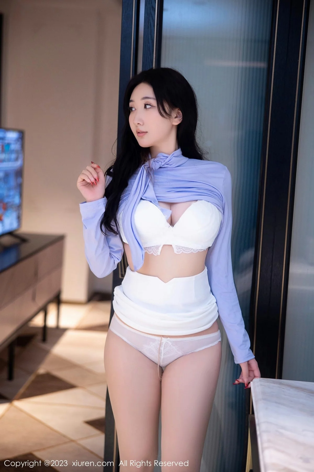 XiuRen第6389期_模特江真真浅紫上衣配白短裙露性感白色蕾丝内衣完美诱惑写真100P