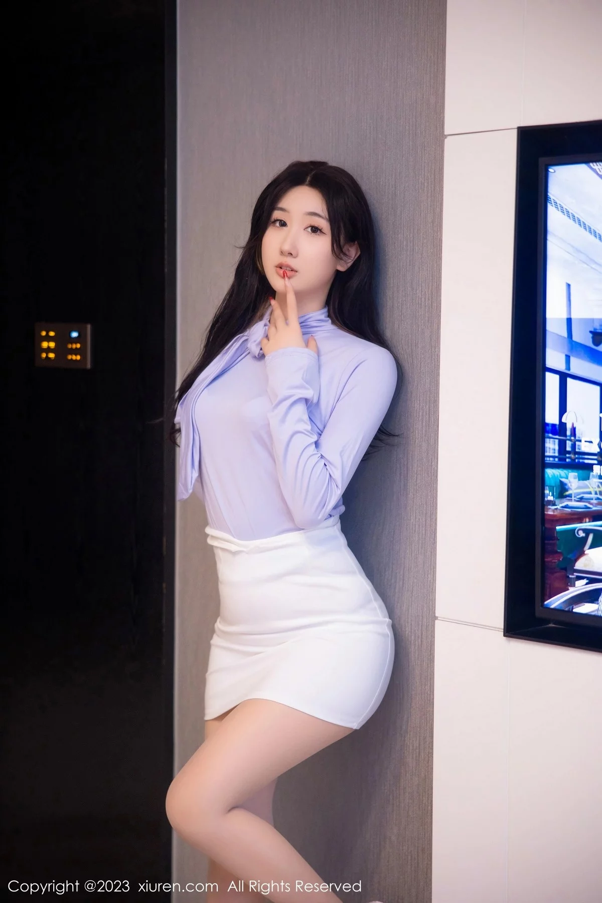 XiuRen第6389期_模特江真真浅紫上衣配白短裙露性感白色蕾丝内衣完美诱惑写真100P