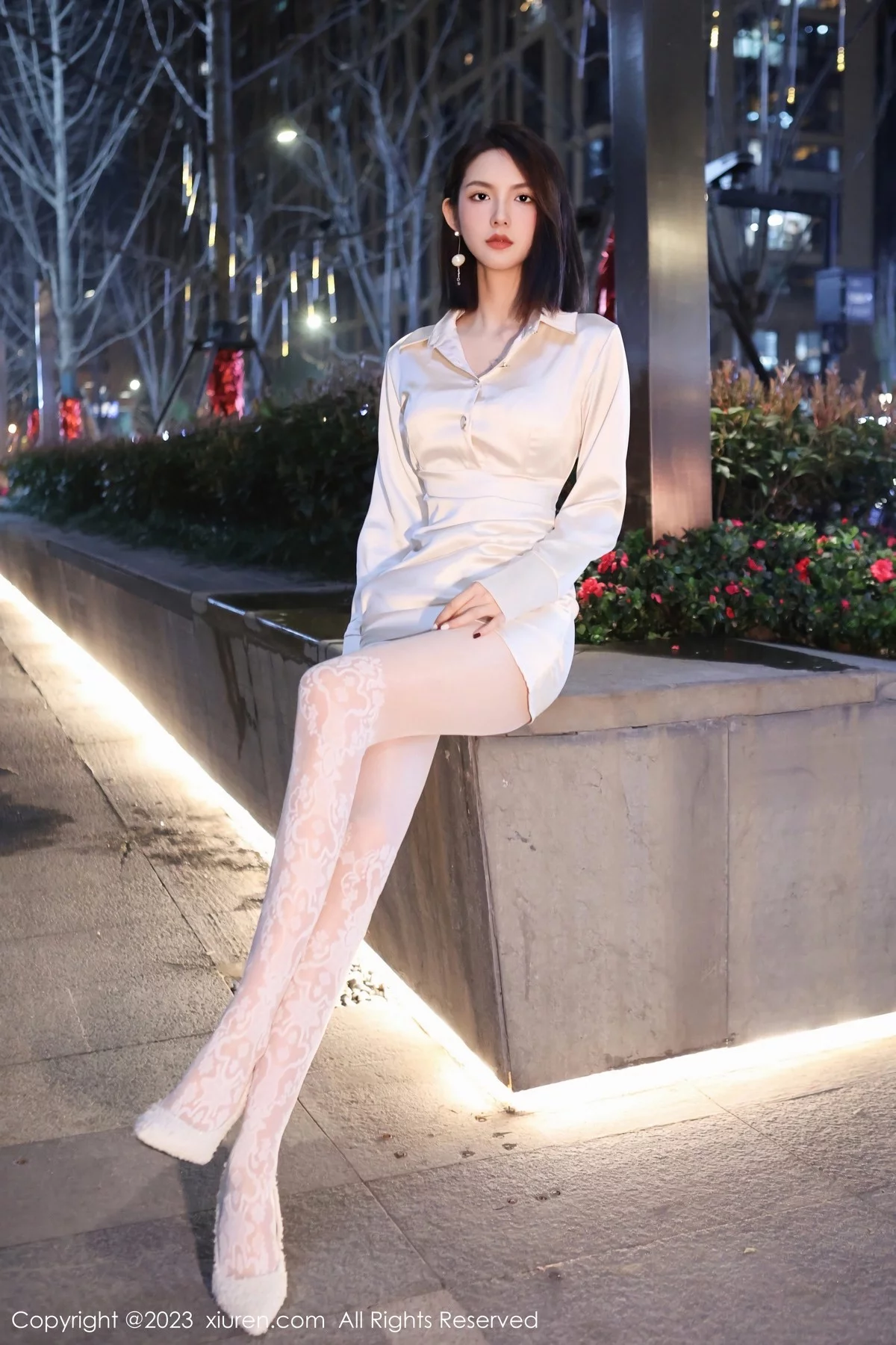 XiuRen第6393期_模特乔一一脱性感米色连衣短裙露白色内衣秀曼妙身姿诱惑写真92P
