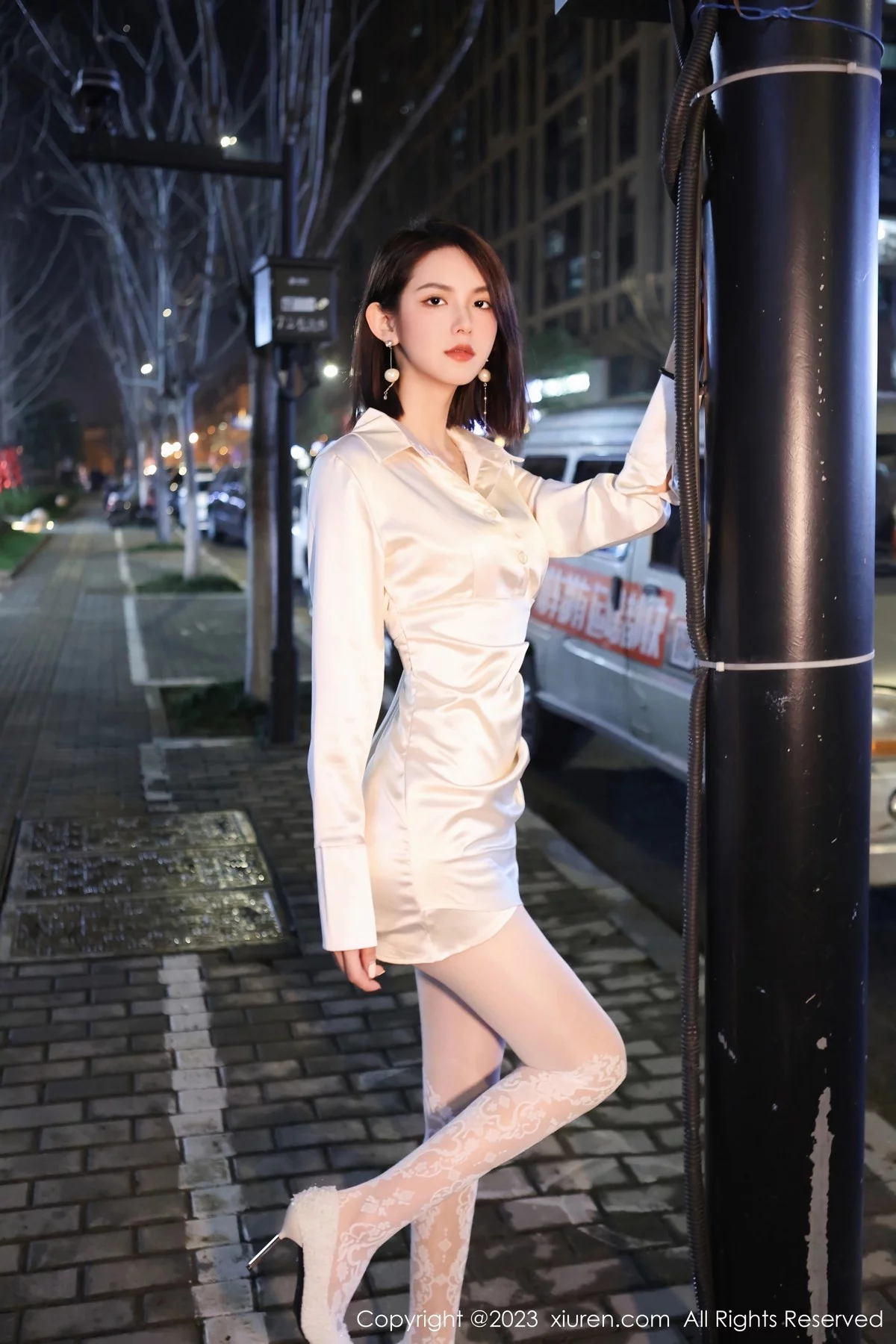 XiuRen第6393期_模特乔一一脱性感米色连衣短裙露白色内衣秀曼妙身姿诱惑写真92P