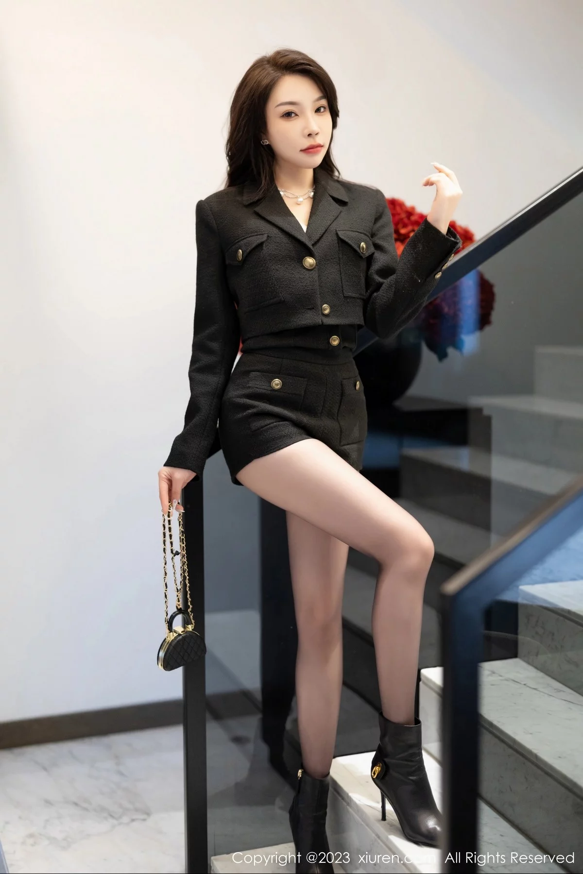 XiuRen第6399期_女神徐莉芝Booty脱黑色服饰露性感黑色轻透薄纱内衣诱惑写真90P