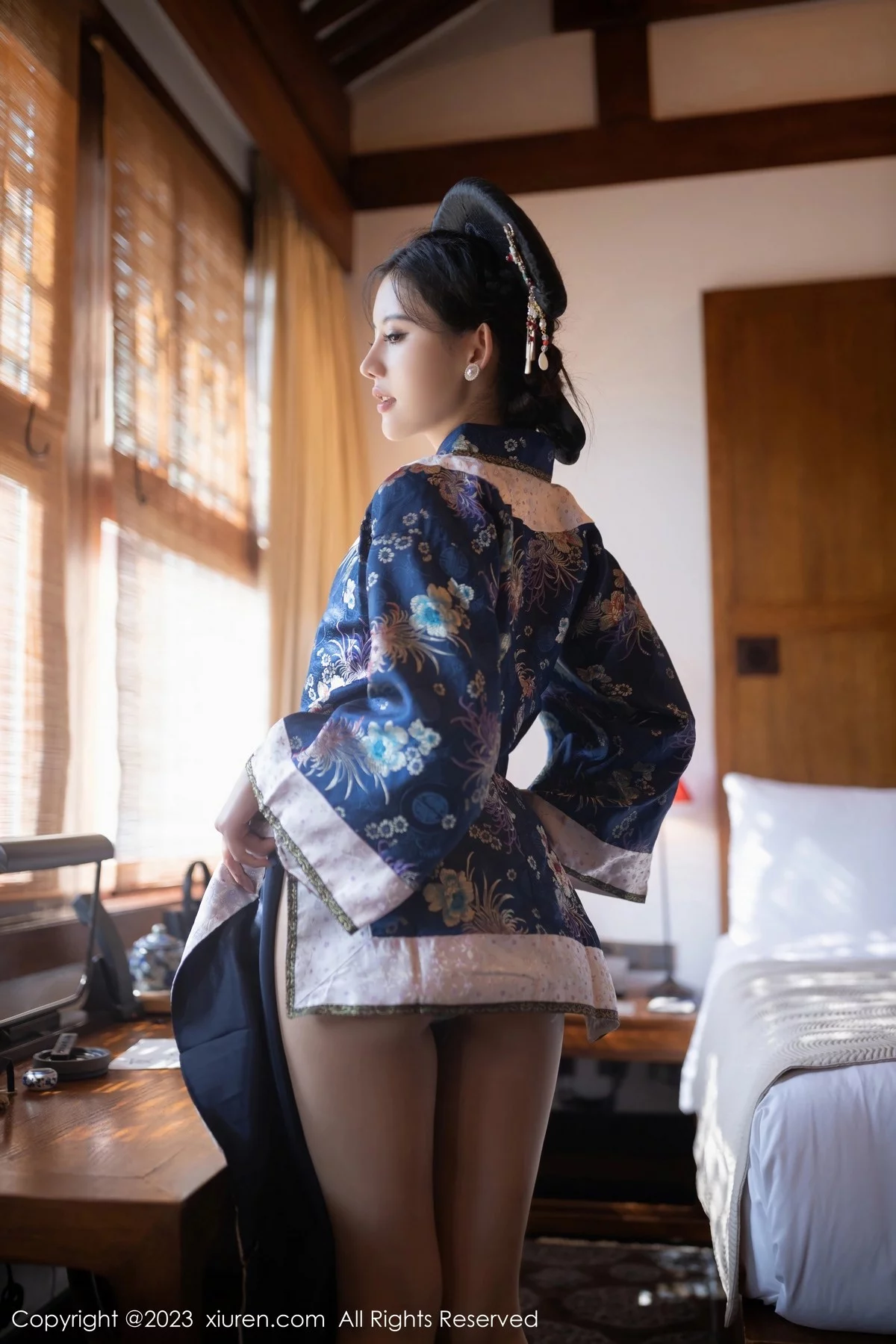 XiuRen第6398期_模特就是阿朱啊脱宫廷古装露蓝色睡衣秀曼妙绝美身姿诱惑写真86P