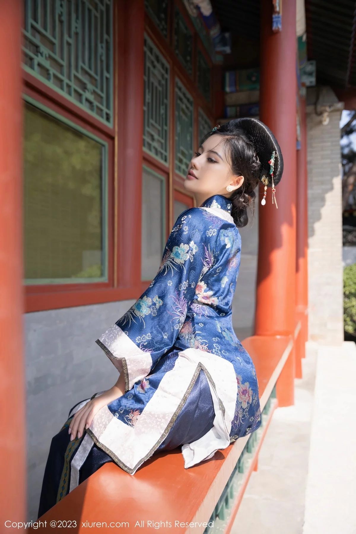 XiuRen第6398期_模特就是阿朱啊脱宫廷古装露蓝色睡衣秀曼妙绝美身姿诱惑写真86P