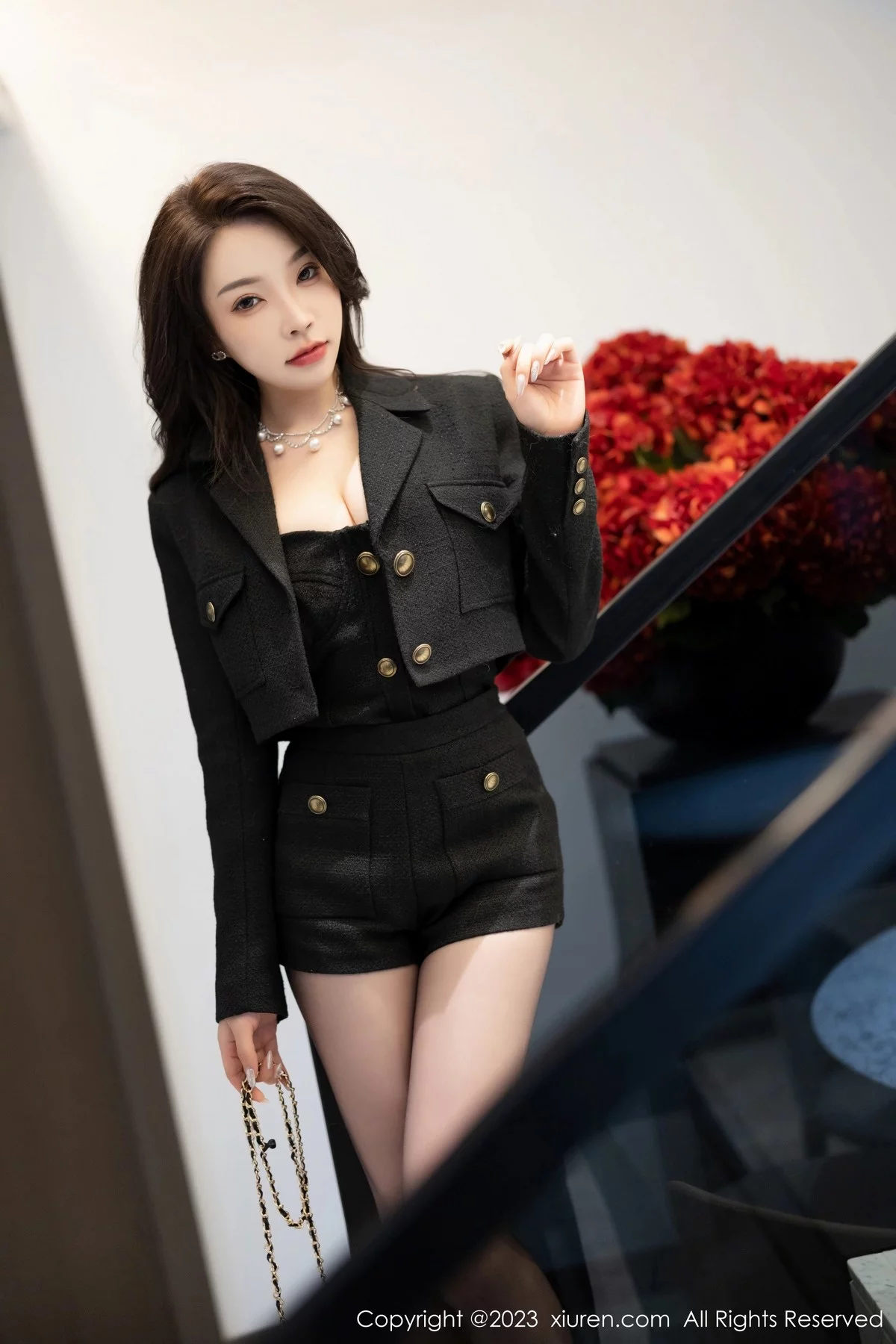 XiuRen第6399期_女神徐莉芝Booty脱黑色服饰露性感黑色轻透薄纱内衣诱惑写真90P