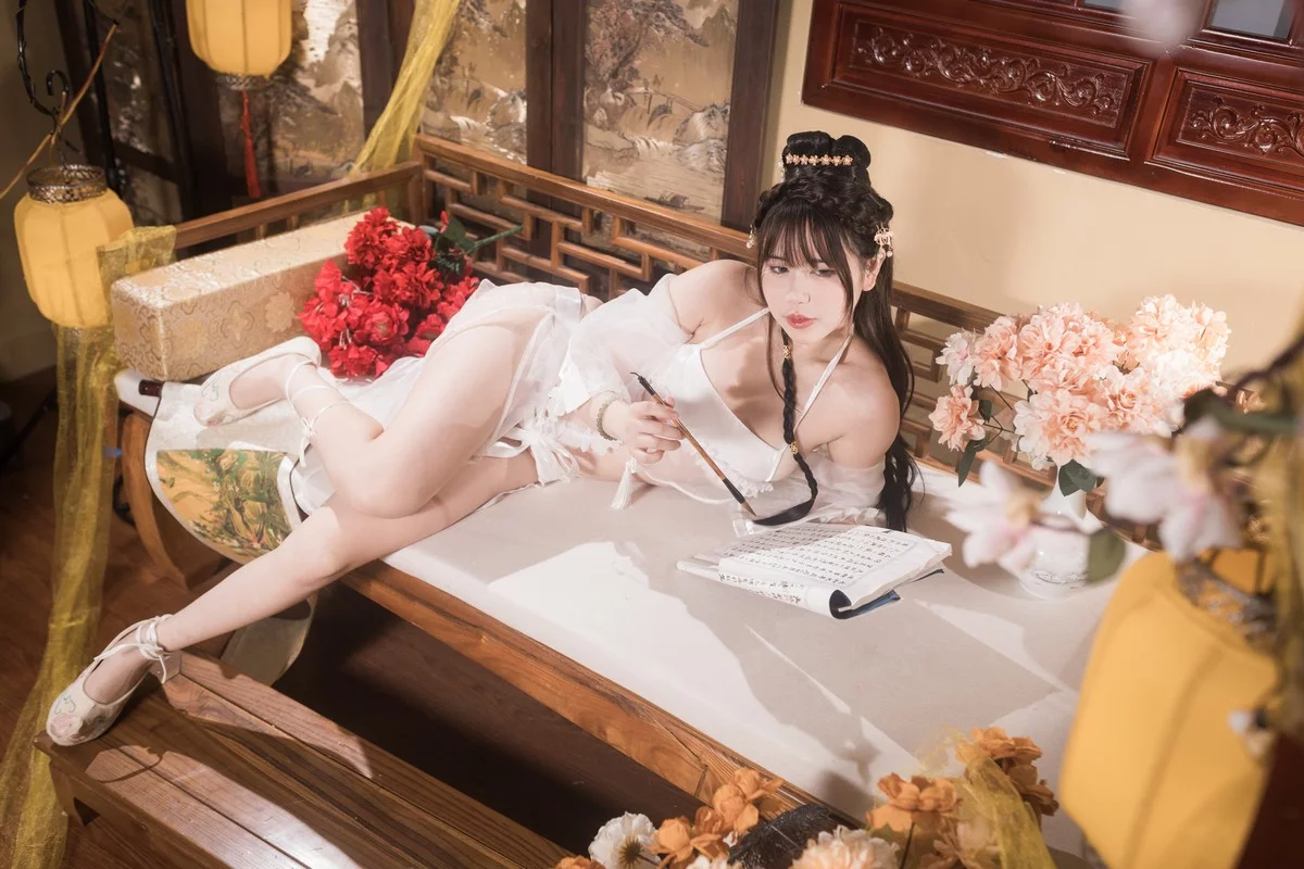 动漫博主Tina很妖孽呀聂小倩主题性感白色薄纱古装服饰露豪乳遮点极致诱惑写真92P