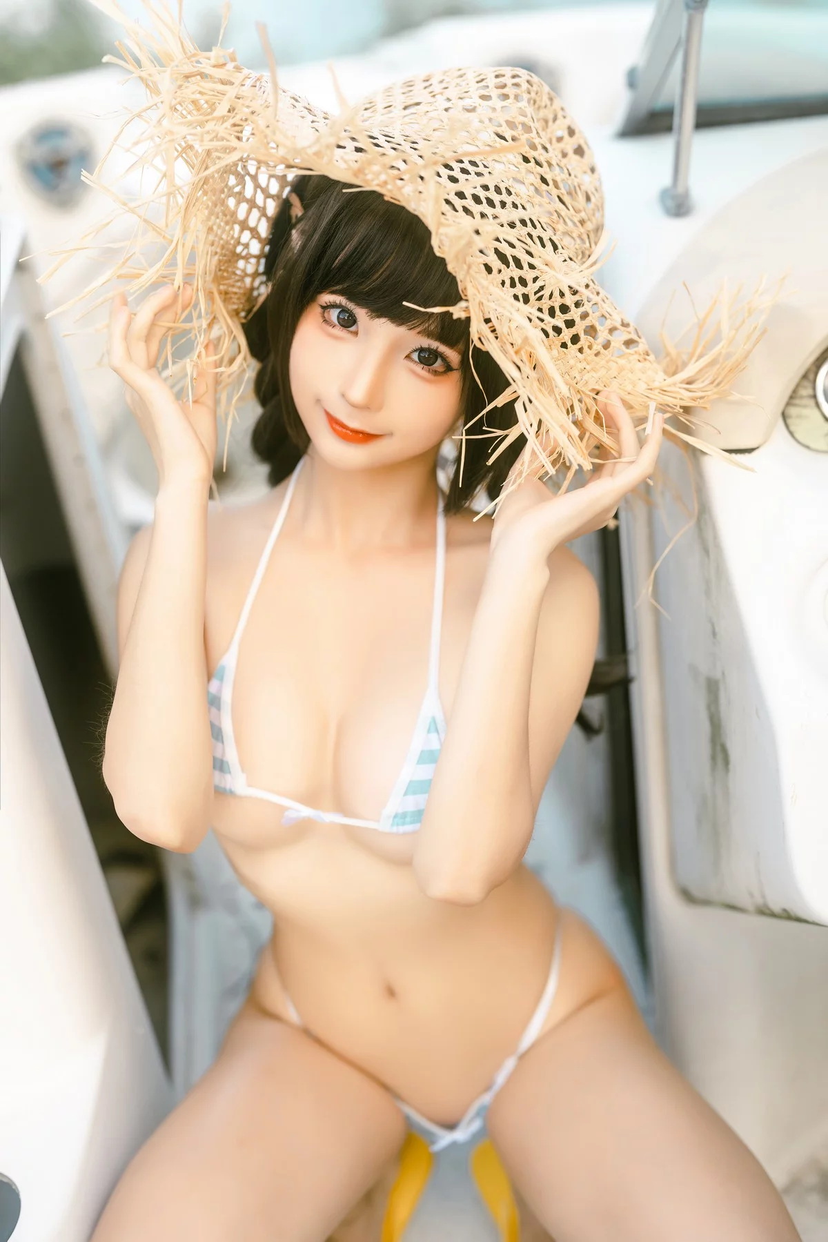 动漫博主蠢沫沫废船记主题户外脱牛仔背带服露三点式内衣秀豪乳遮点诱惑写真116P