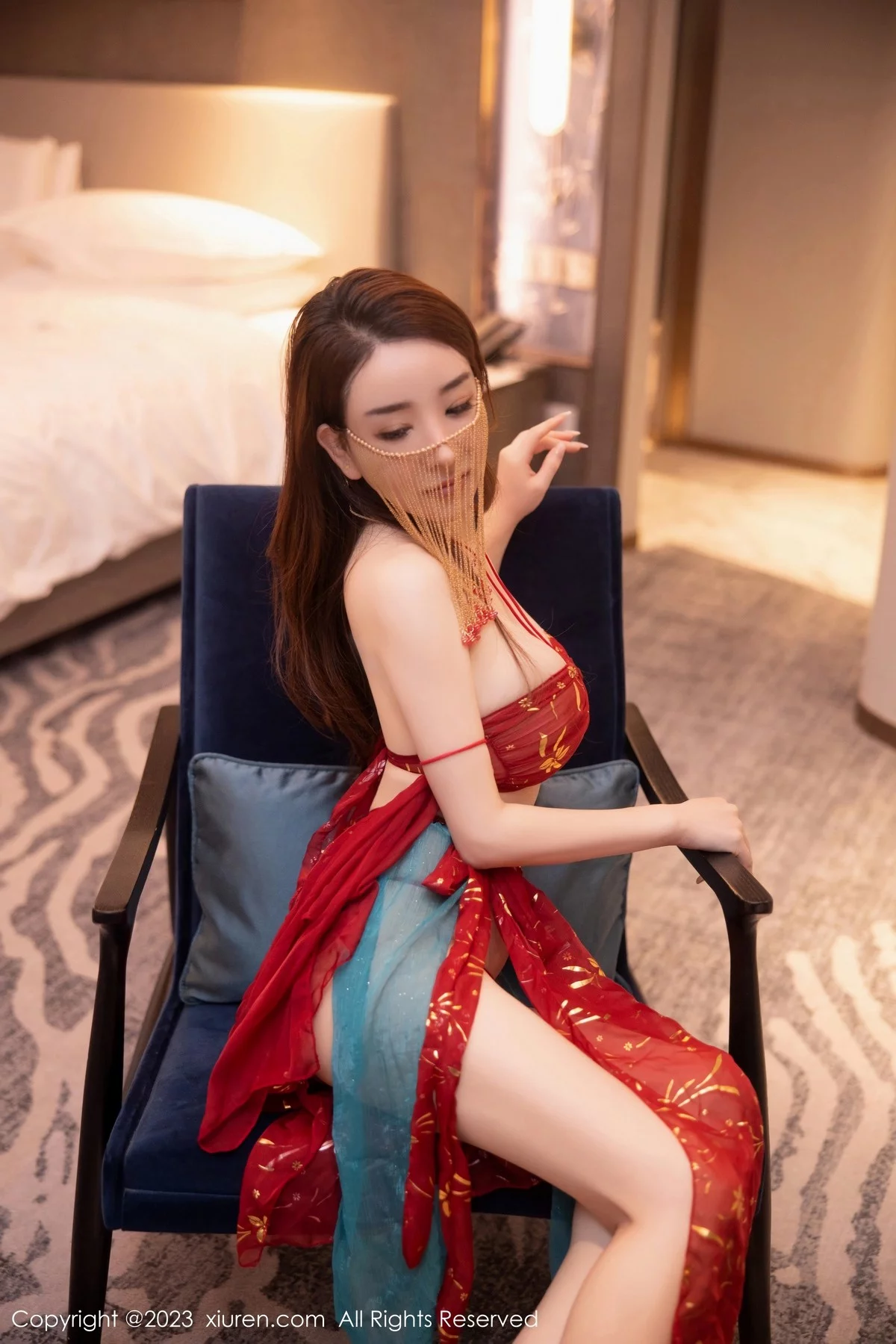 XiuRen第6412期_模特雨儿1494性感红色古装薄纱服配丁字裤秀惹火身材诱惑写真63P