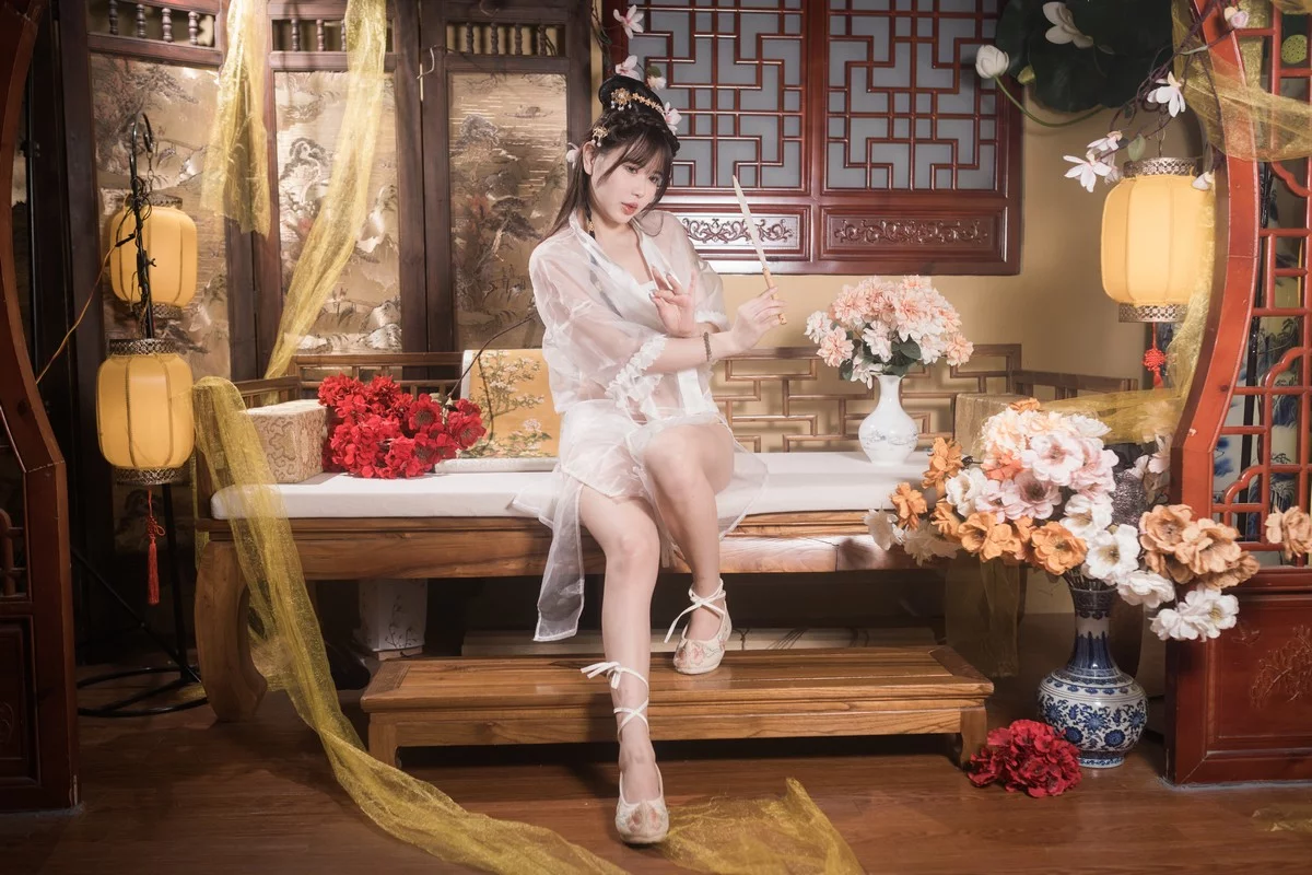 动漫博主Tina很妖孽呀聂小倩主题性感白色薄纱古装服饰露豪乳遮点极致诱惑写真92P