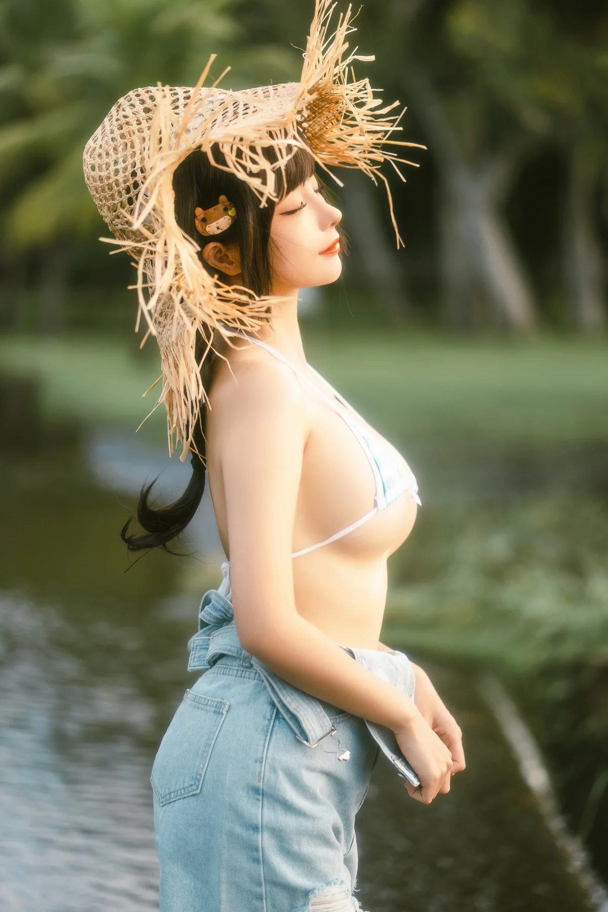 动漫博主蠢沫沫废船记主题户外脱牛仔背带服露三点式内衣秀豪乳遮点诱惑写真116P