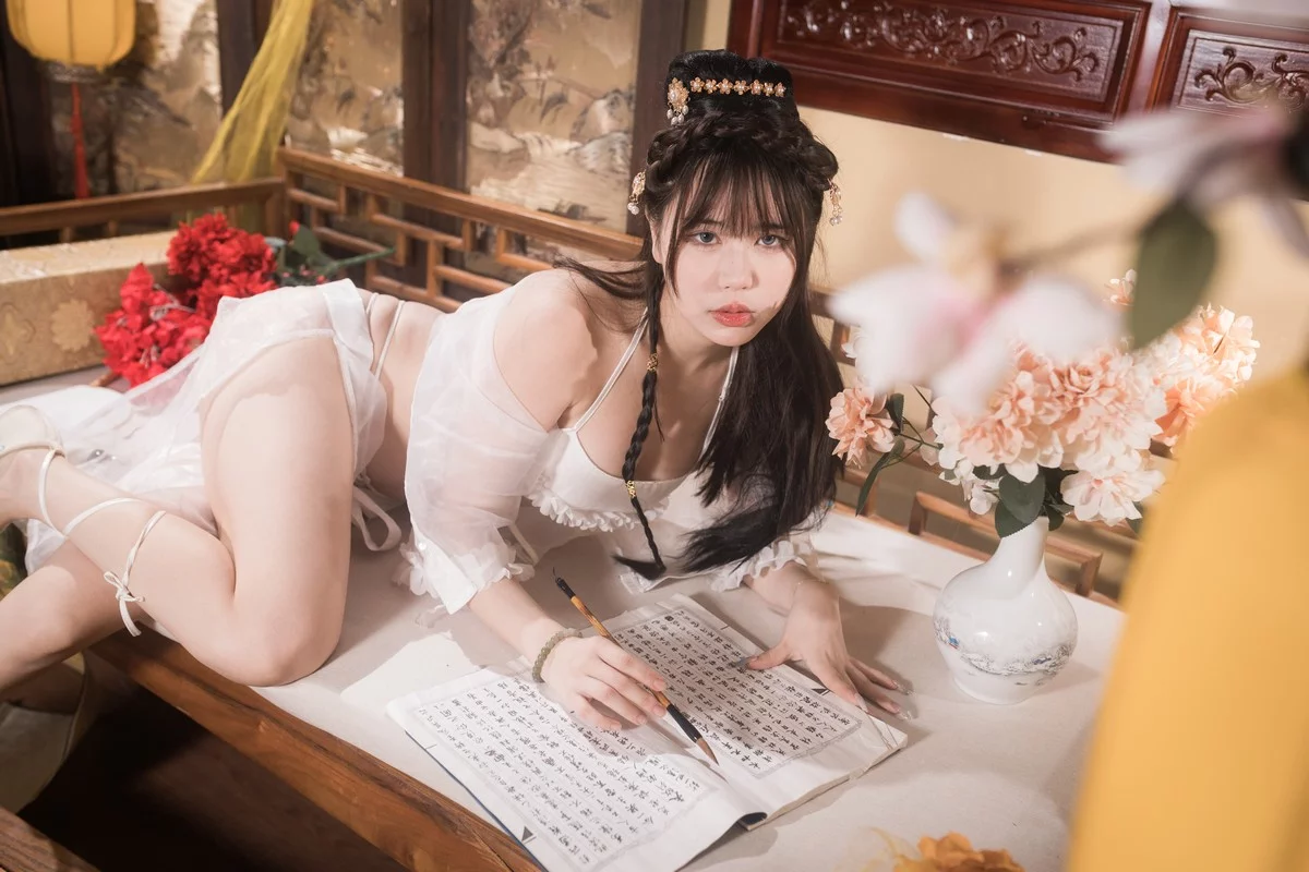 动漫博主Tina很妖孽呀聂小倩主题性感白色薄纱古装服饰露豪乳遮点极致诱惑写真92P