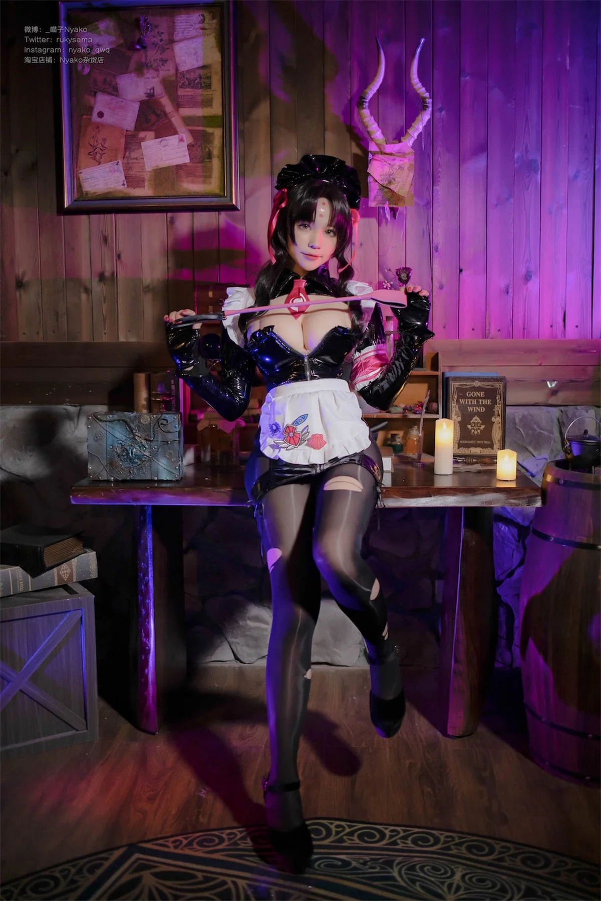 网络美女Nyako喵子杀生院女仆主题性感黑色皮质女仆装配破烂黑丝撩人诱惑写真40P