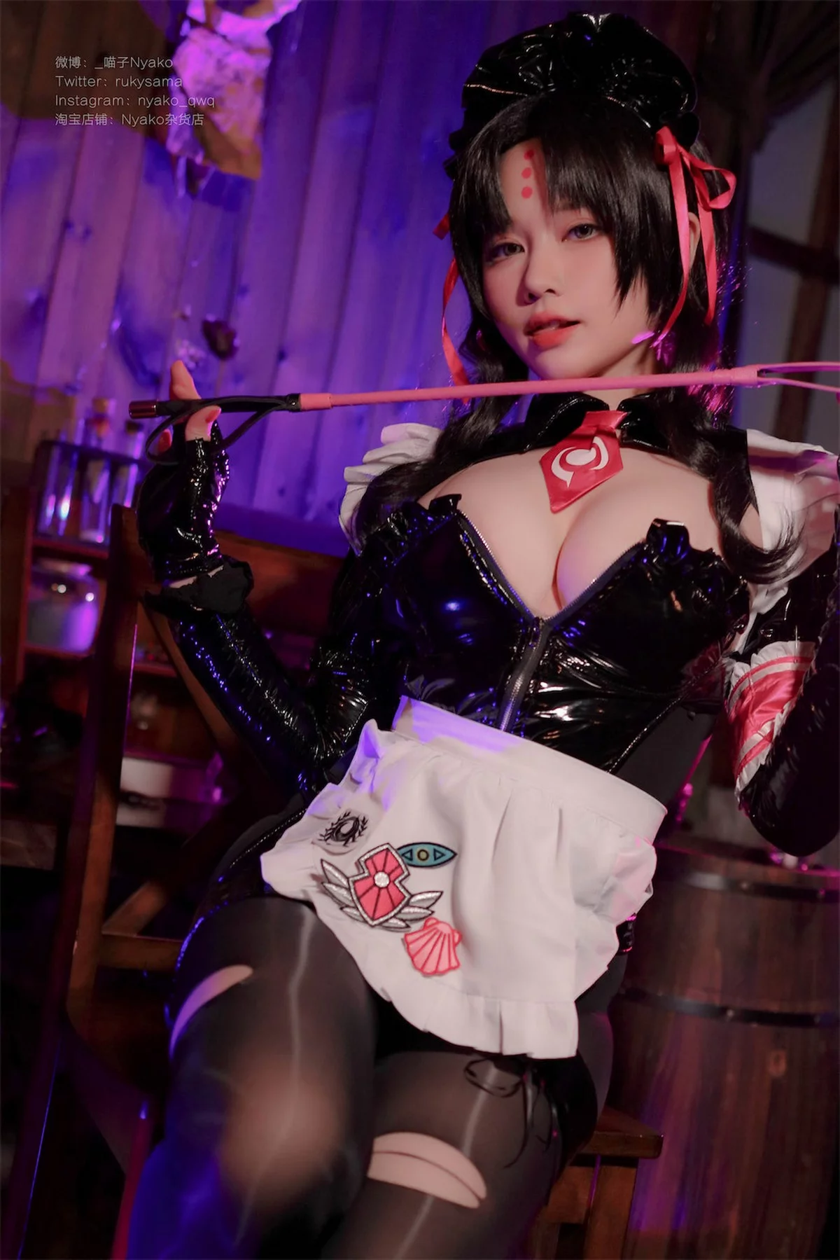 网络美女Nyako喵子杀生院女仆主题性感黑色皮质女仆装配破烂黑丝撩人诱惑写真40P