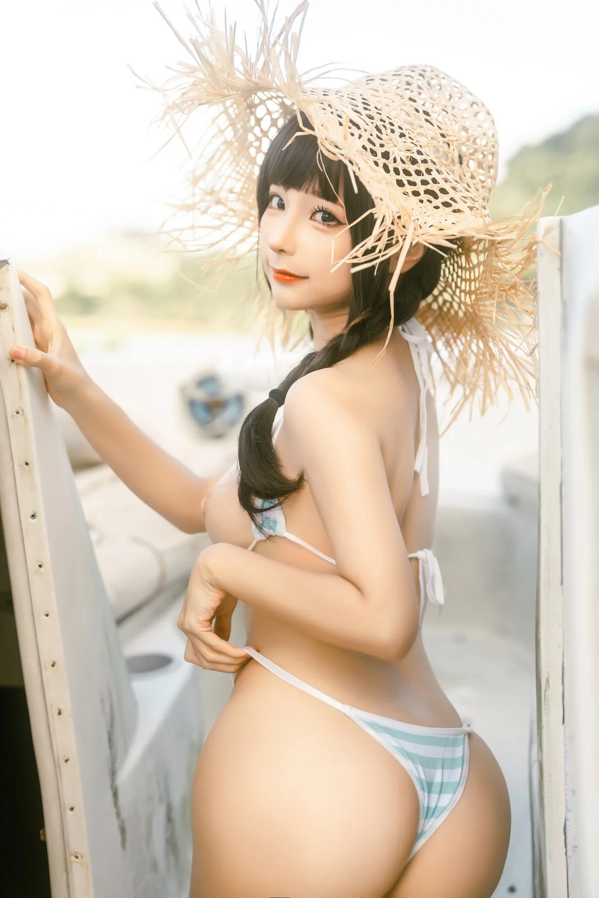 动漫博主蠢沫沫废船记主题户外脱牛仔背带服露三点式内衣秀豪乳遮点诱惑写真116P