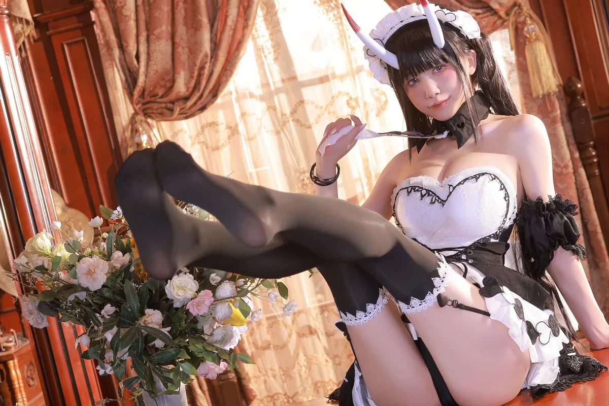动漫博主水淼Aqua-Noshiro-maid主题私房性感黑白女仆装配黑丝吊袜诱惑写真61P