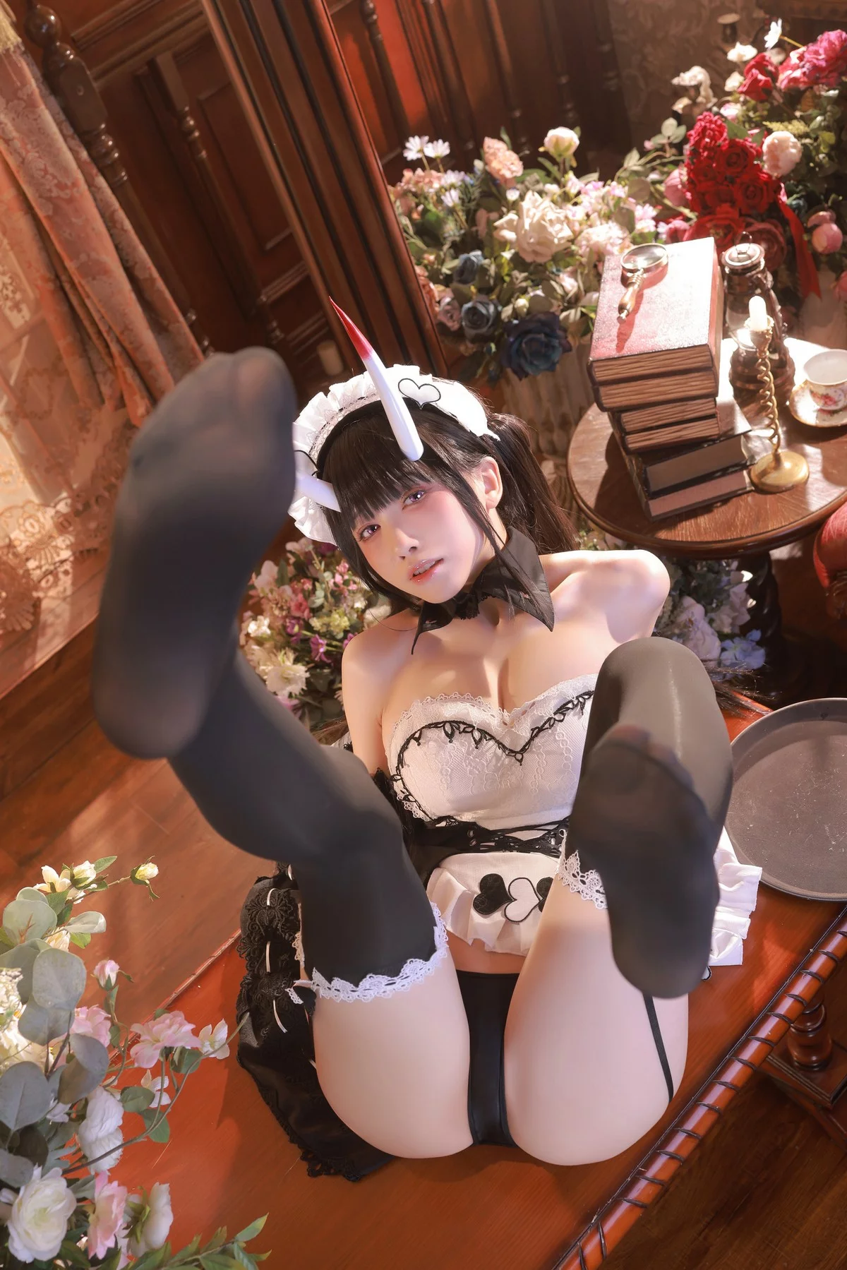 动漫博主水淼Aqua-Noshiro-maid主题私房性感黑白女仆装配黑丝吊袜诱惑写真61P