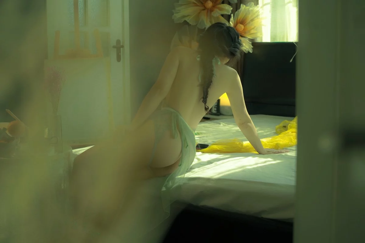 网络红人樱晚GiGi蜜糖青梅主题私房床上性感蕾丝情趣内衣秀惹火身材诱惑写真22P